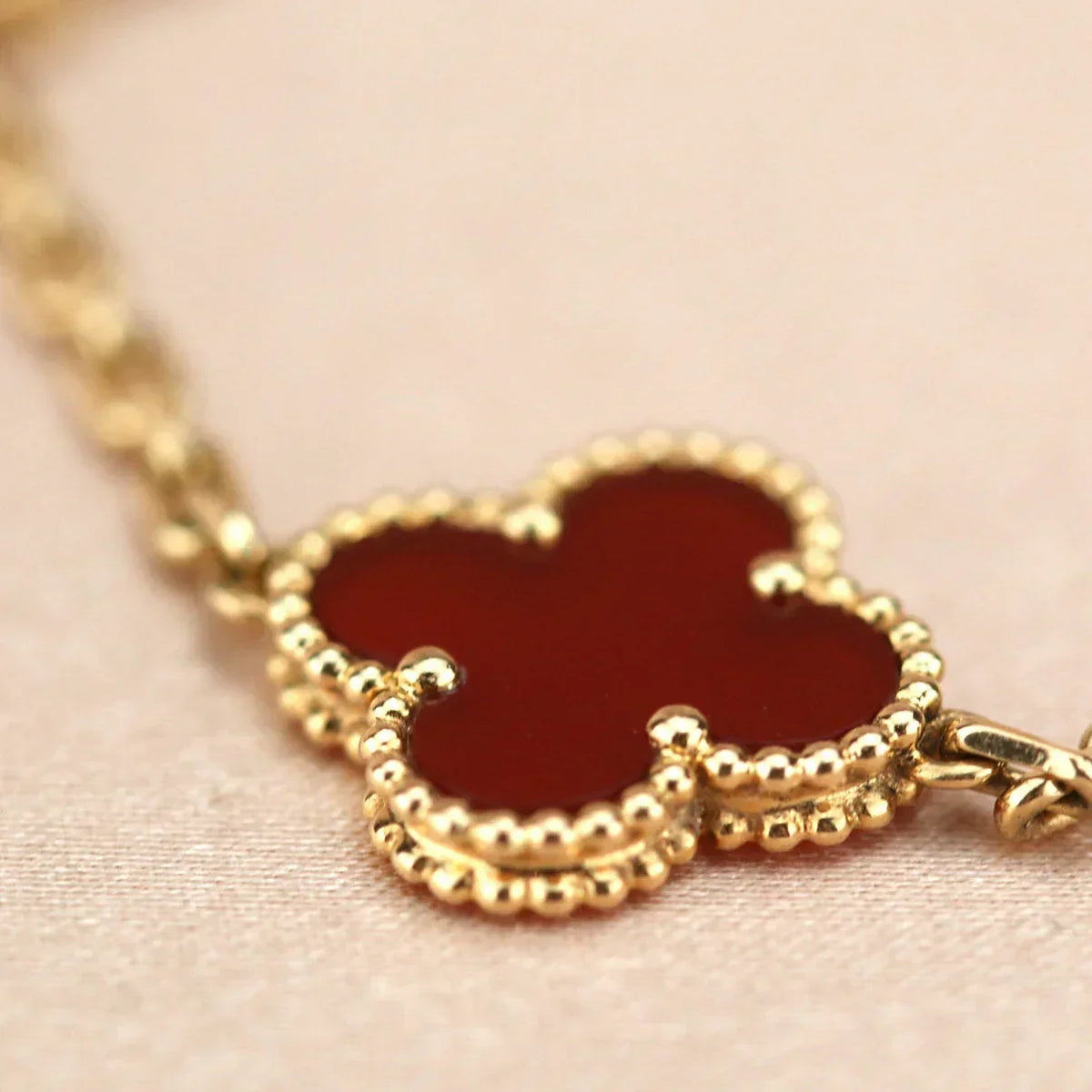 [⭐Glow Muse] CLOVER 5 MOTIF RED CORNELIAN BRACELET COLLECTION