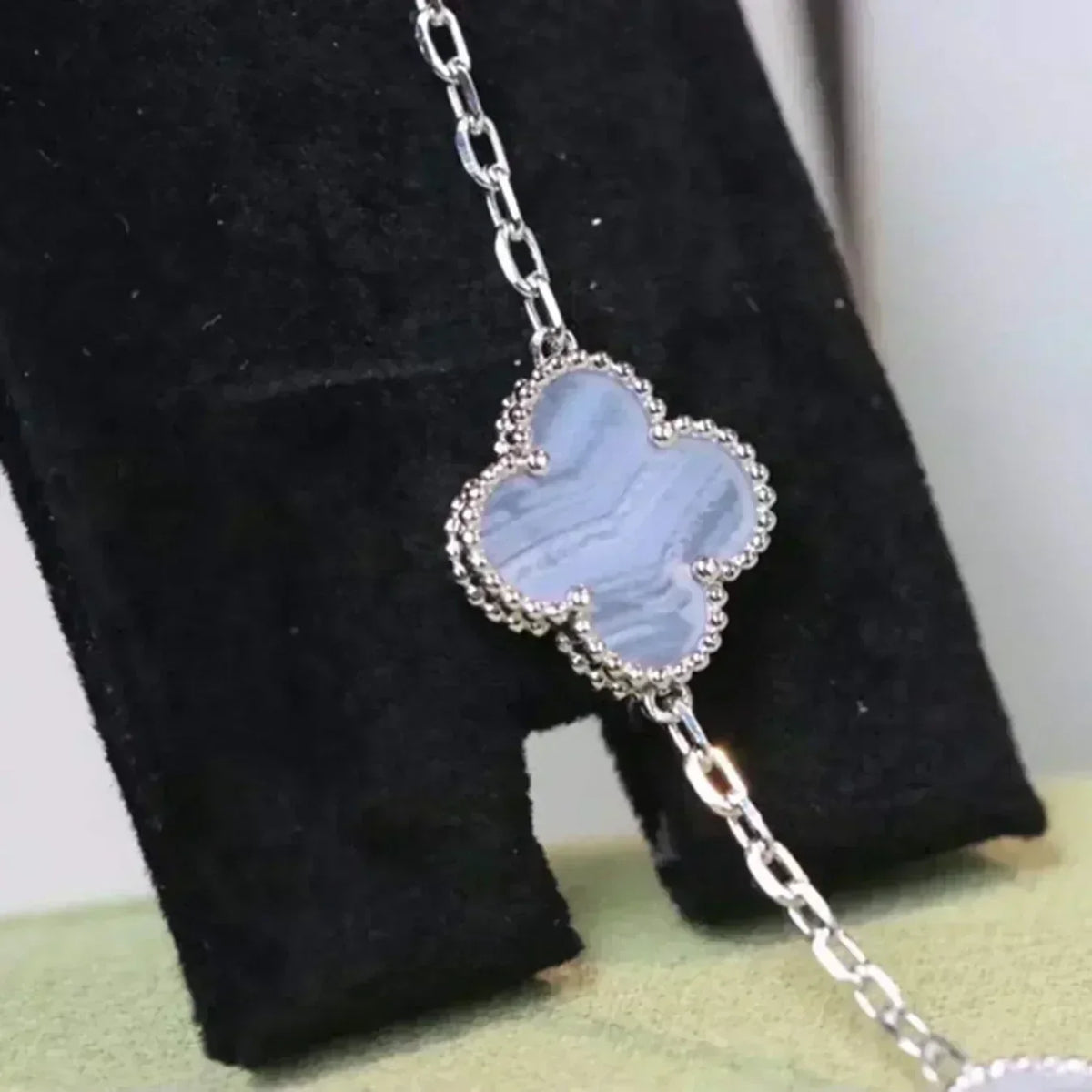 [⭐Glow Muse] CLOVER 5 MOTIF PURPLE CHALCEDONY BRACELET COLLECTION