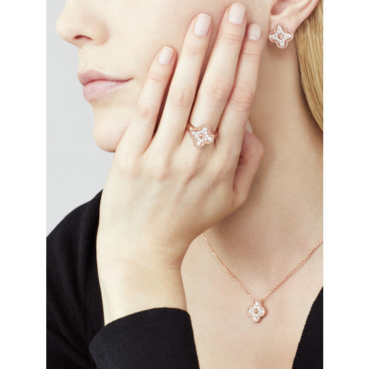 [Glow Muse]CLOVER 15MM DIAMOND SINGLE FLOWER NECKLACE