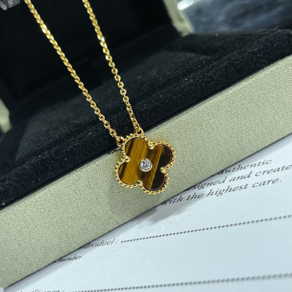 [Glow Muse]CLOVER 15MM DIAMOND AND YELLOW TIGER'S EYE AGATE necklace