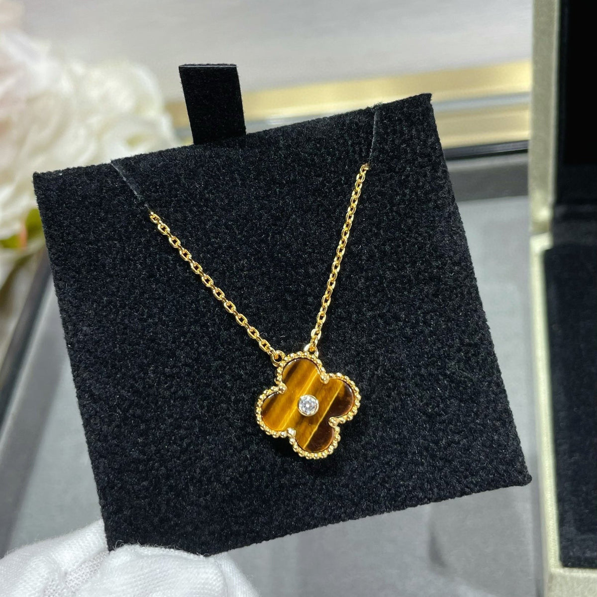[Glow Muse]CLOVER 15MM DIAMOND AND YELLOW TIGER'S EYE AGATE necklace