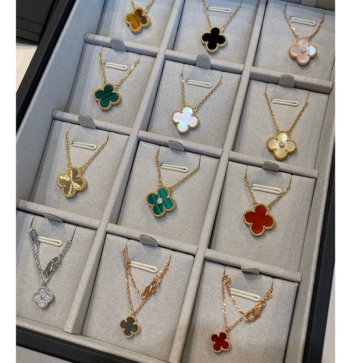 [Glow Muse]CLOVER 15MM BLACK ONYX SINGLE FLOWER NECKLACE