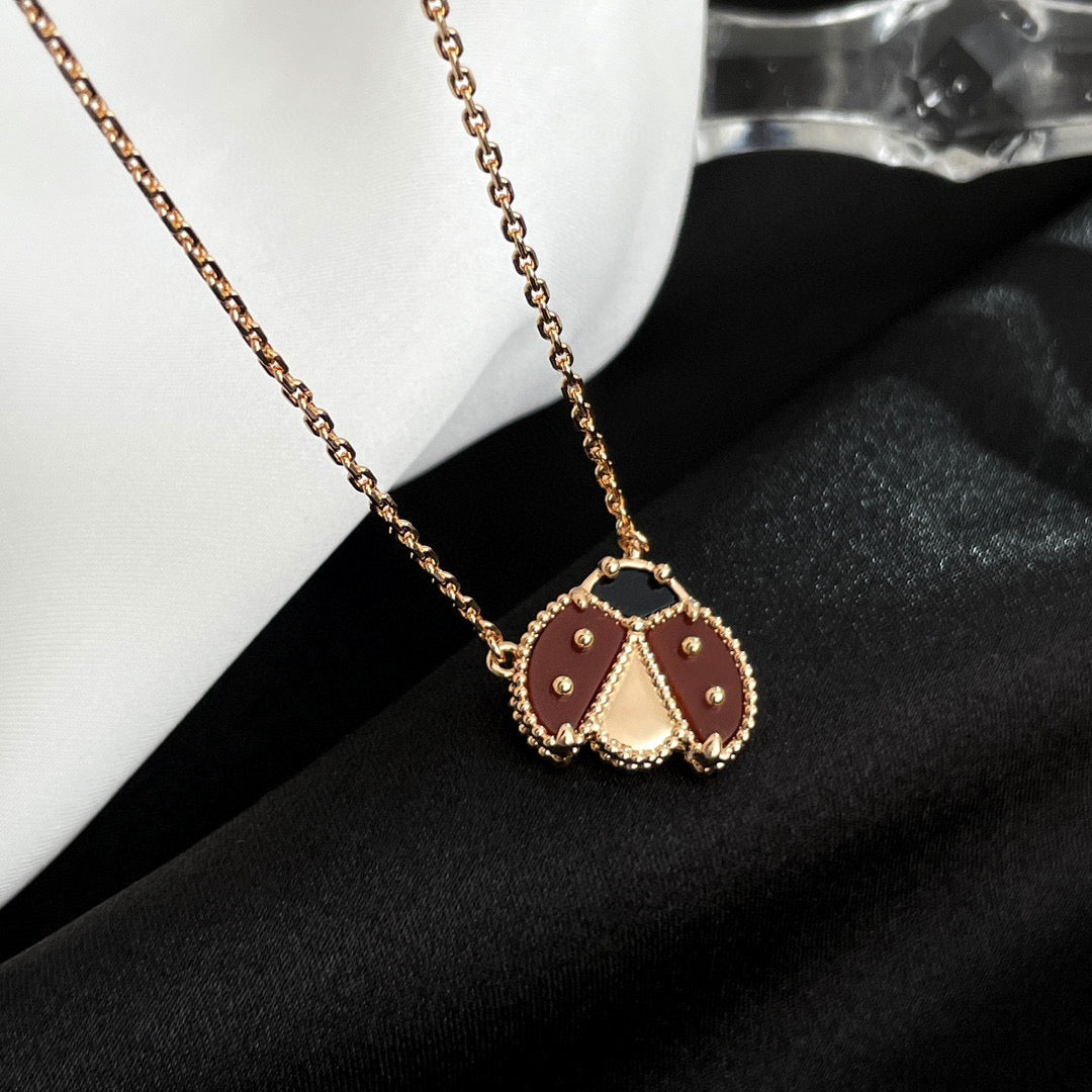 [Glow Muse]LUCKY  CARNELIANS LADYBUG NECKLACE