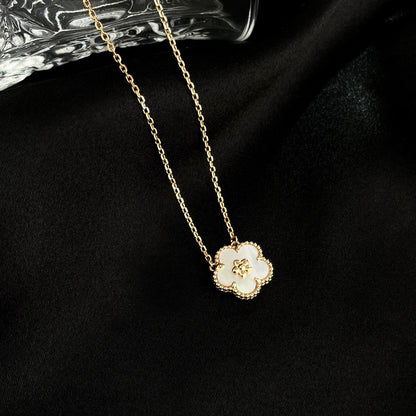 [Glow Muse]LUCKY  WHITE MOP  PLUM BLOSSOM NECKLACE