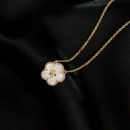 [Glow Muse]LUCKY  WHITE MOP  PLUM BLOSSOM NECKLACE
