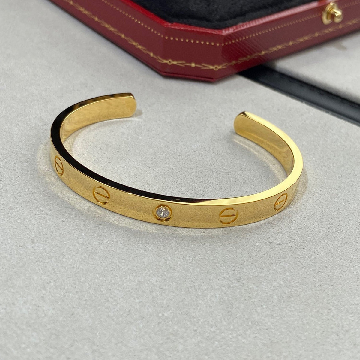 [Glow Muse]LOVE BRACELET 6.1MM 1 DIAMOND OPEN CUFF