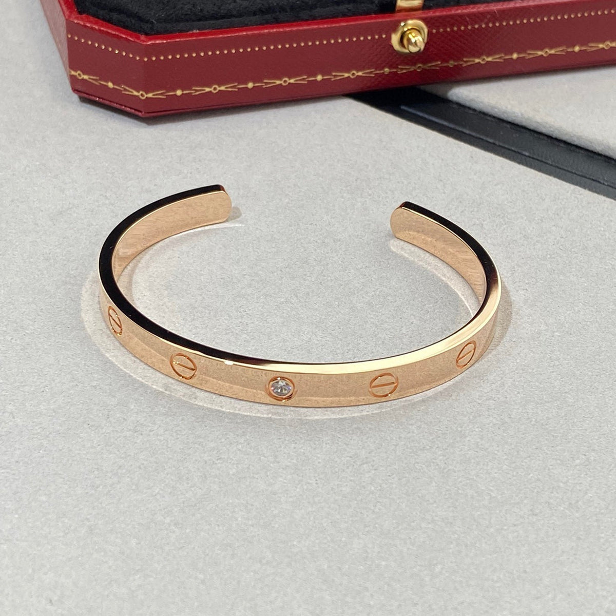 [Glow Muse]LOVE BRACELET 6.1MM 1 DIAMOND OPEN CUFF