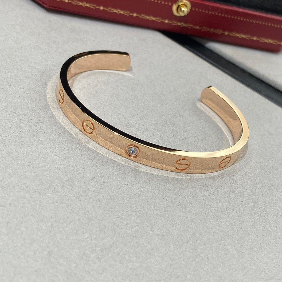 [Glow Muse]LOVE BRACELET 6.1MM 1 DIAMOND OPEN CUFF