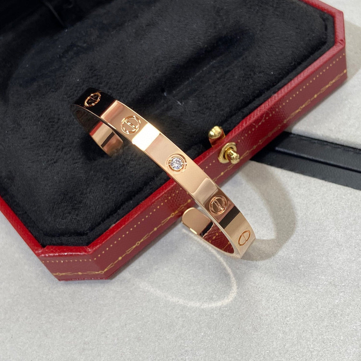 [Glow Muse]LOVE BRACELET 6.1MM 1 DIAMOND OPEN CUFF