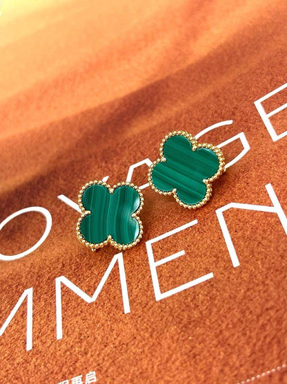 [Glow Muse] CLOVER LARGE (20mm) 1 MOTIFS GREENER MOP STUD EARRINGS