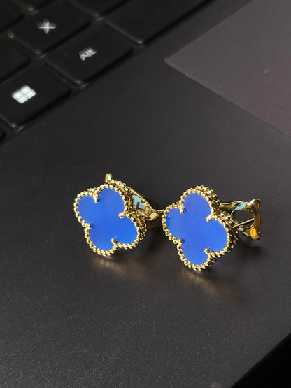 [Glow Muse] CLOVER LARGE (20mm) 1 MOTIFS BLUE MOP STUD EARRINGS