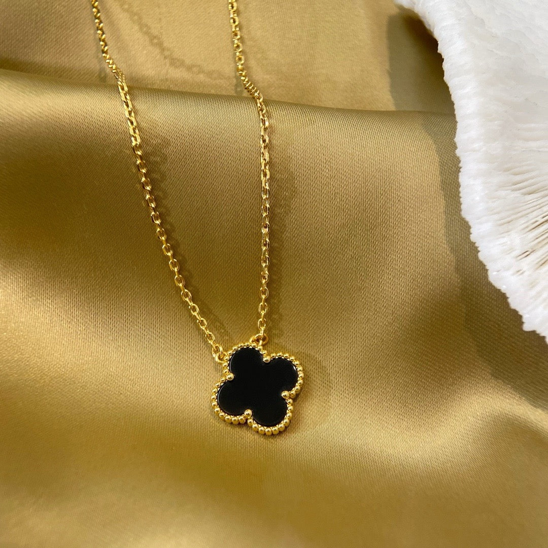 [Glow Muse]CLOVER 15MM BLACK ONYX SINGLE FLOWER NECKLACE
