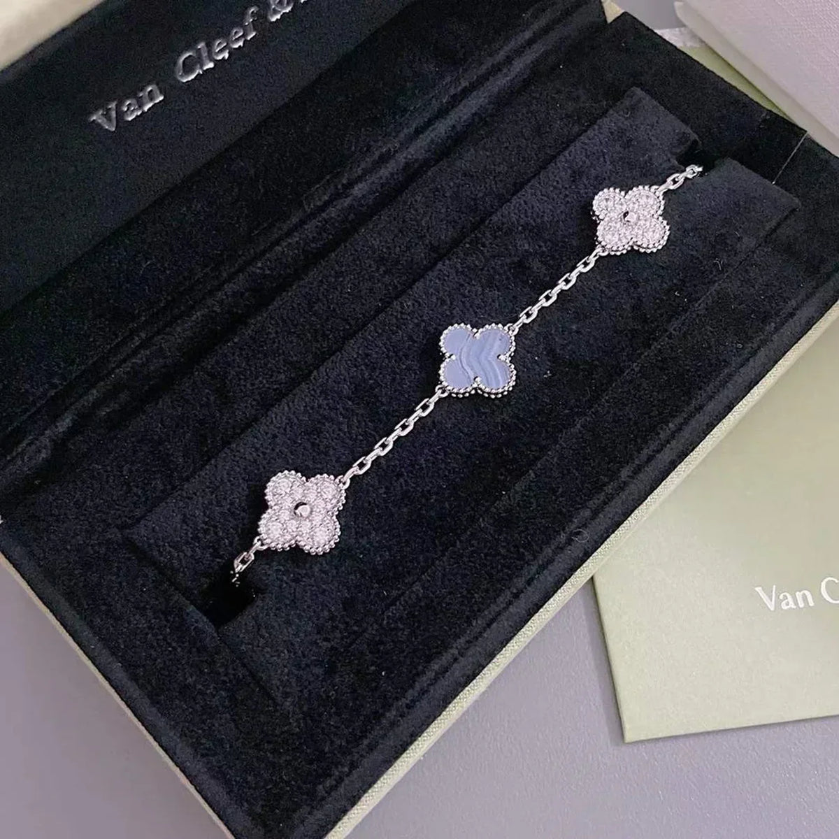 [⭐Glow Muse] CLOVER 5 MOTIF PURPLE CHALCEDONY BRACELET COLLECTION