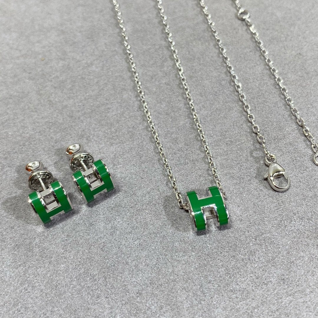 [Glow Muse]POP H GREEN NECKLACE SILVER AND GOLD