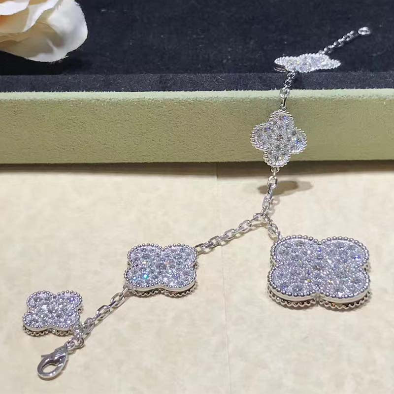 [Glow Muse]CLOVER 6 MOTIFS SILVER DIAMOND BRACELET