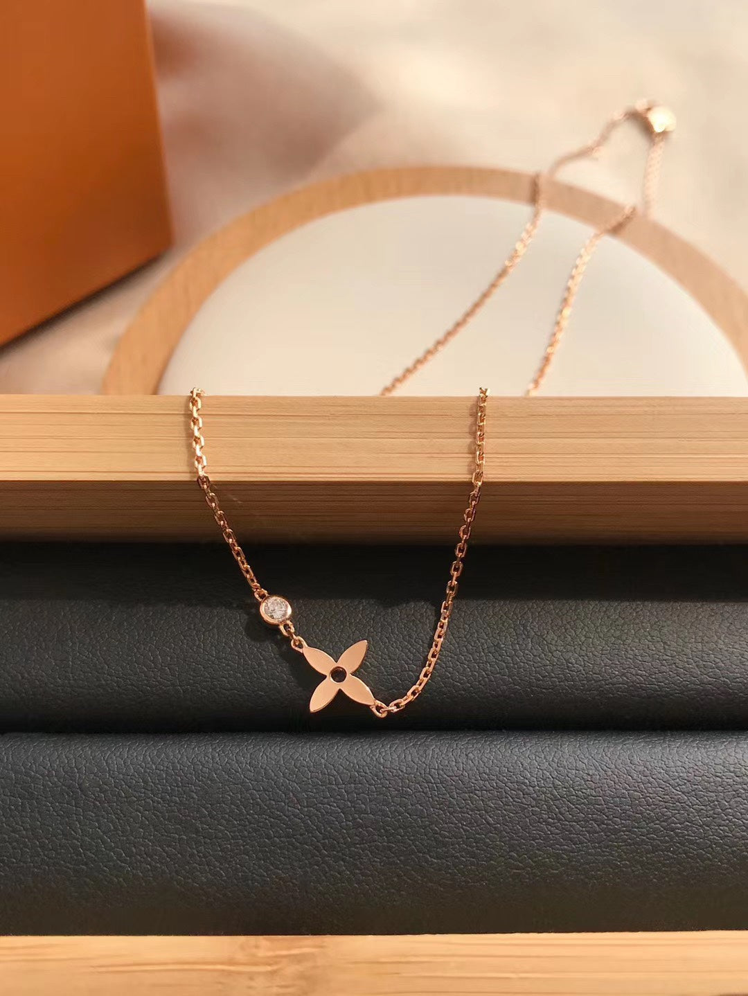 [Glow Muse]BLOSSOM PENDANT PINK GOLD AND DIAMOND