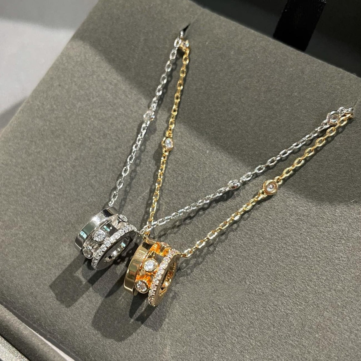 [Glow Muse]CHAIN MOVE ROMANE PEDAND NECKLACE