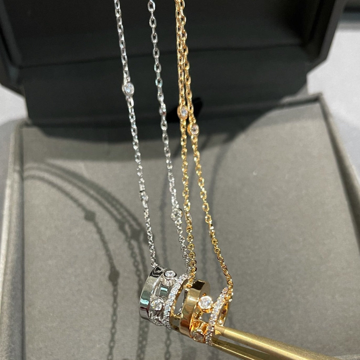 [Glow Muse]CHAIN MOVE ROMANE PEDAND NECKLACE