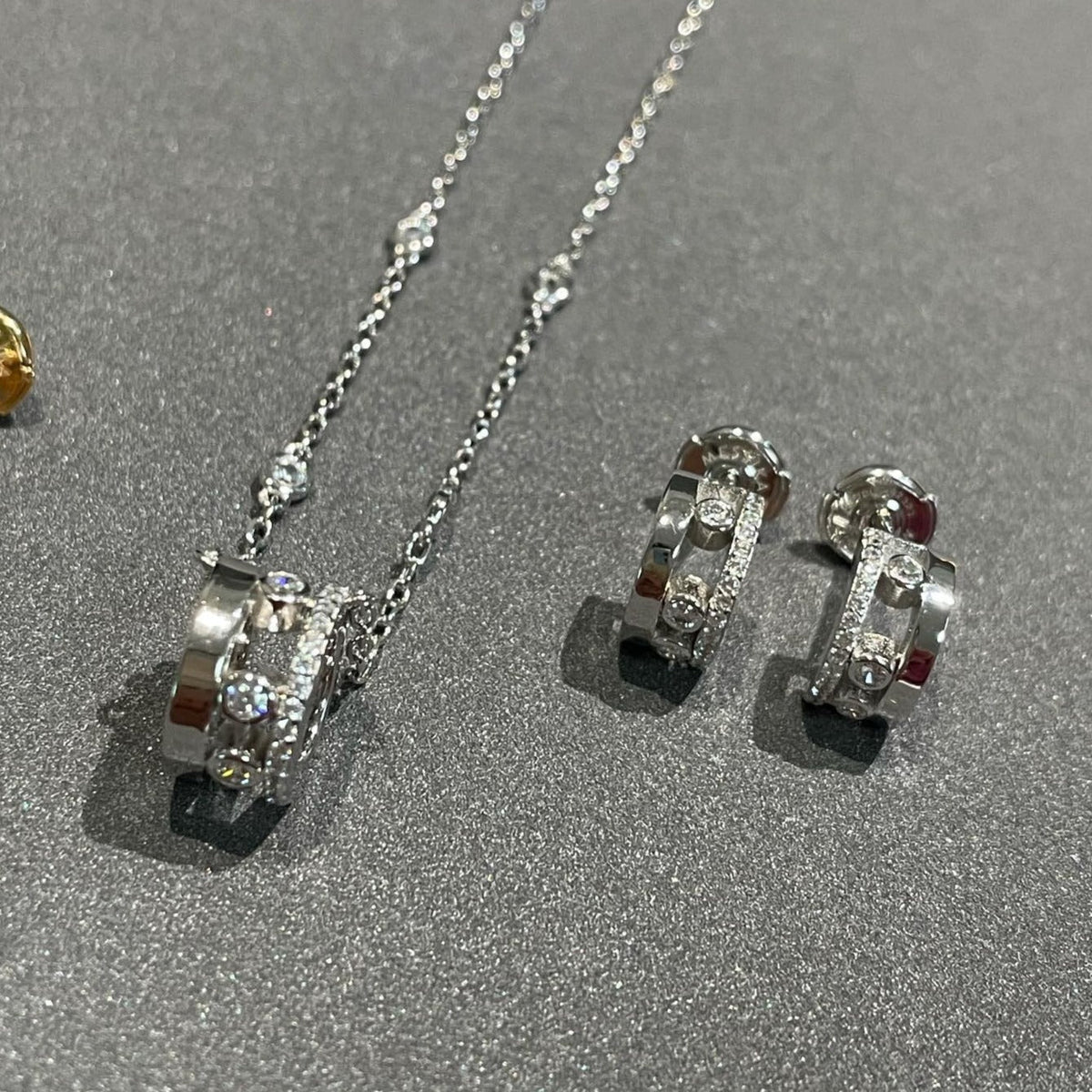 [Glow Muse]CHAIN MOVE ROMANE PEDAND NECKLACE