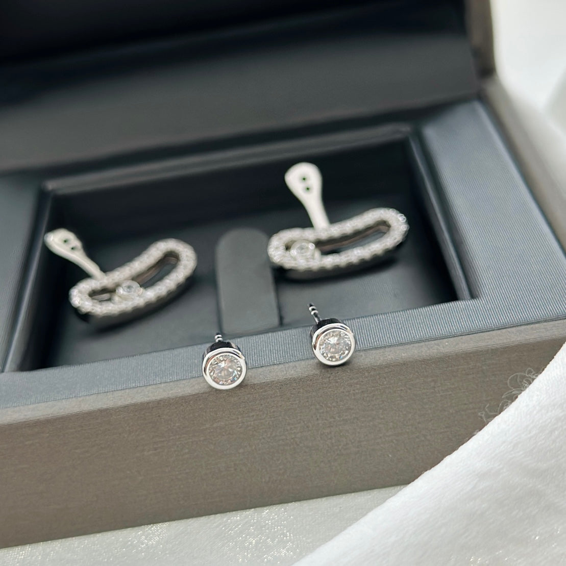 [Glow Muse]MOVE UNO SILVER DIAMOND EARRINGS