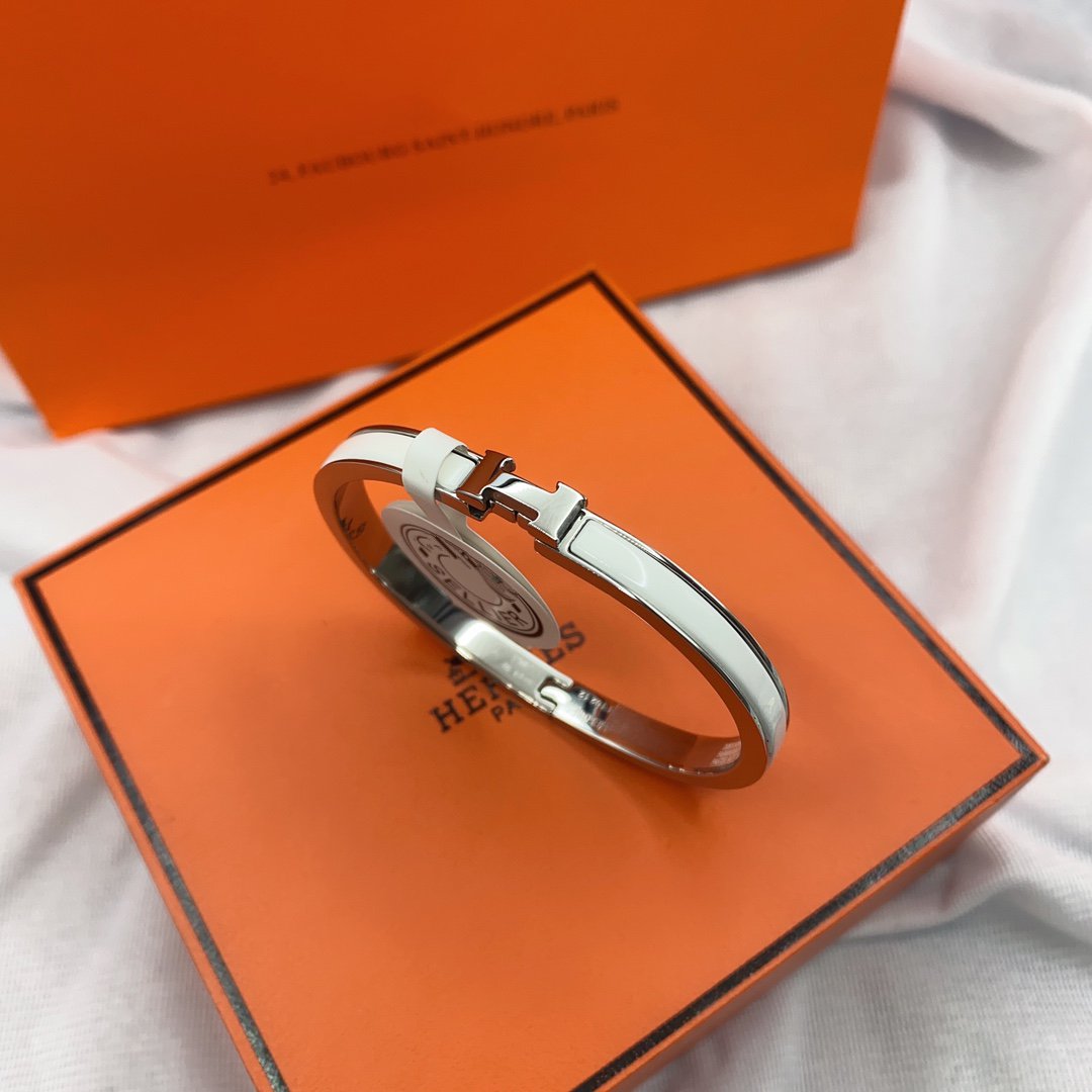 [Glow Muse]CLASSIC HM CLIC WHITE 8MM ENAMEL BRACELET
