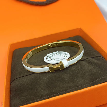 [Glow Muse]CLASSIC HM CLIC WHITE 8MM ENAMEL BRACELET