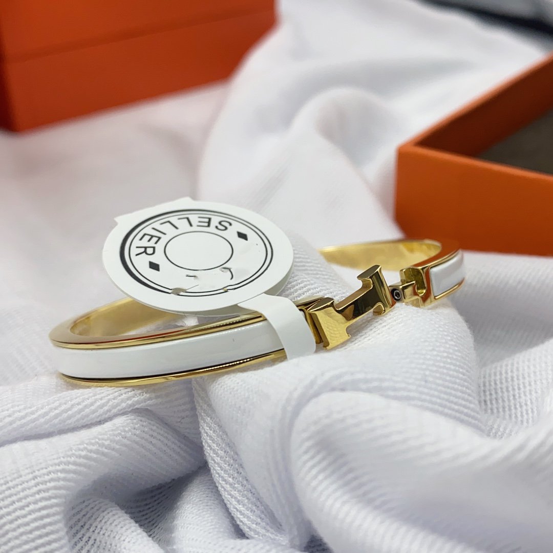 [Glow Muse]CLASSIC HM CLIC WHITE 8MM ENAMEL BRACELET