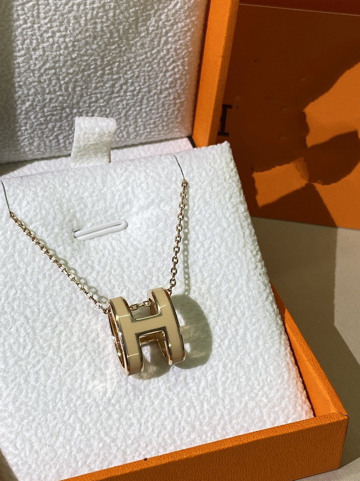 [Glow Muse]HM CLIC YELLOW ENAMEL GOLD NECKLACE