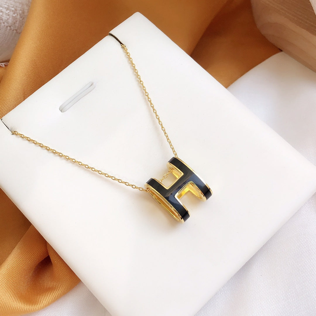 [Glow Muse]HM CLIC BLACK ENAMEL GOLD NECKLACE