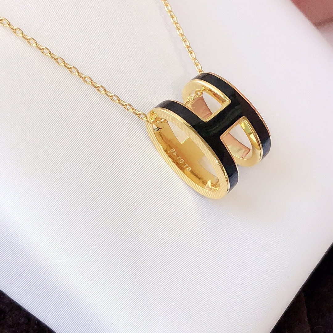 [Glow Muse]HM CLIC BLACK ENAMEL GOLD NECKLACE
