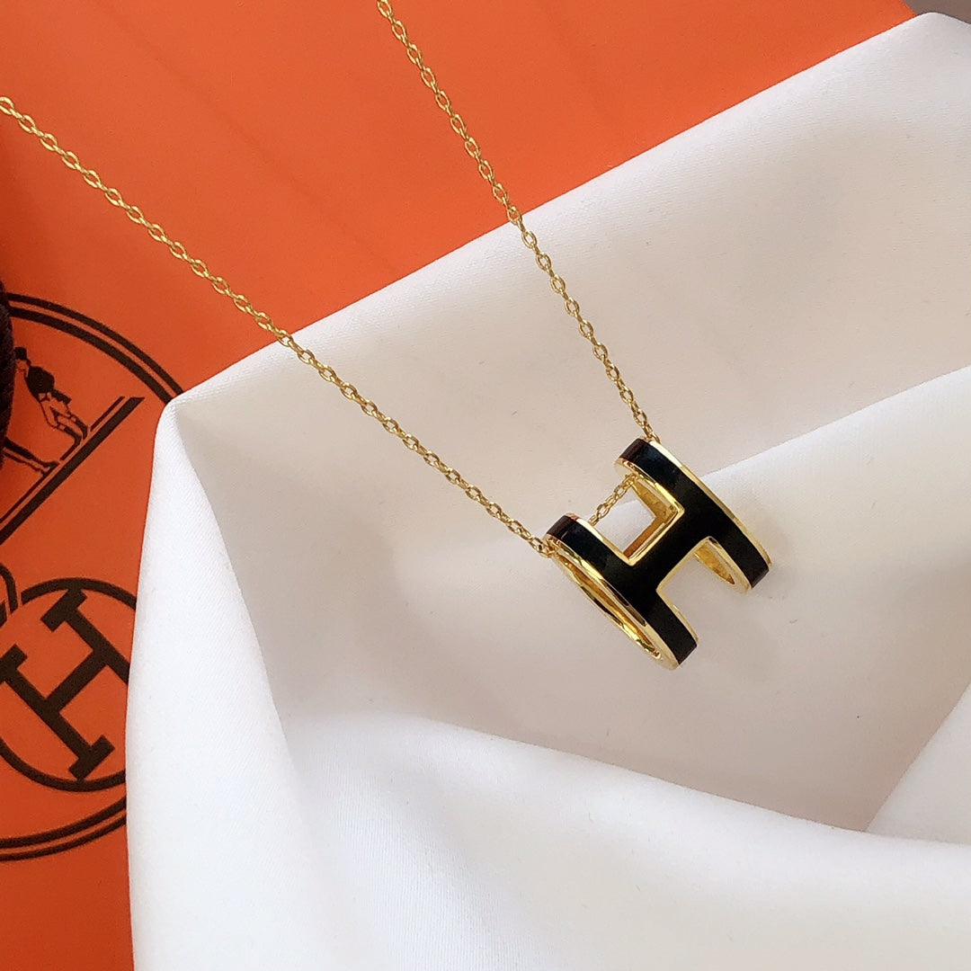 [Glow Muse]HM CLIC BLACK ENAMEL GOLD NECKLACE