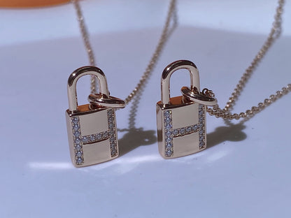 [Glow Muse]HM ADVANCED NICHE LOCK HEAD NECKLACE DIAMONDS