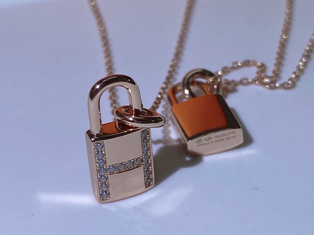 [Glow Muse]HM ADVANCED NICHE LOCK HEAD NECKLACE DIAMONDS