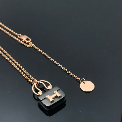 [Glow Muse]WOMEN'S HM AMULETTES CONSTANCE PENDANT NECKLACE
