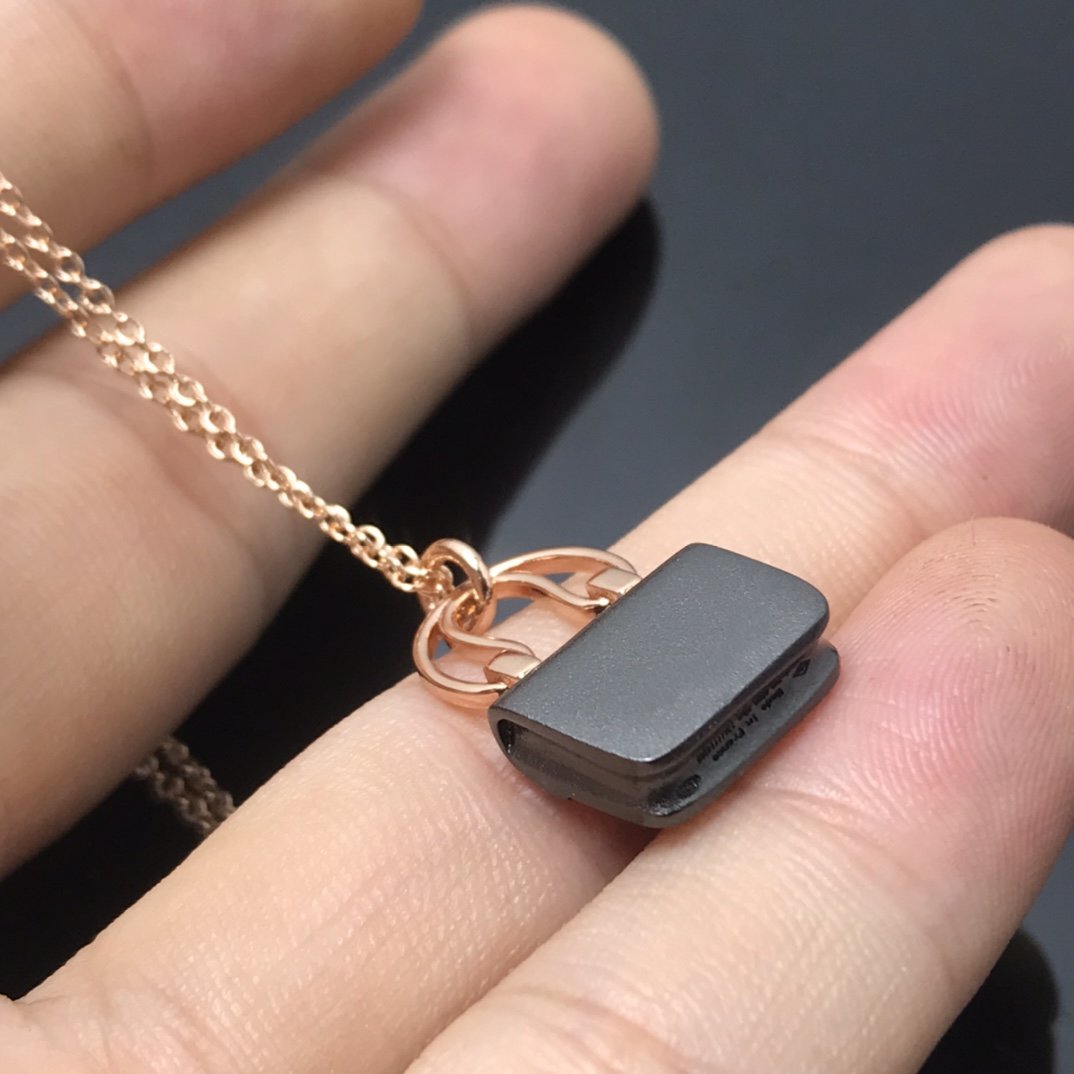 [Glow Muse]WOMEN'S HM AMULETTES CONSTANCE PENDANT NECKLACE