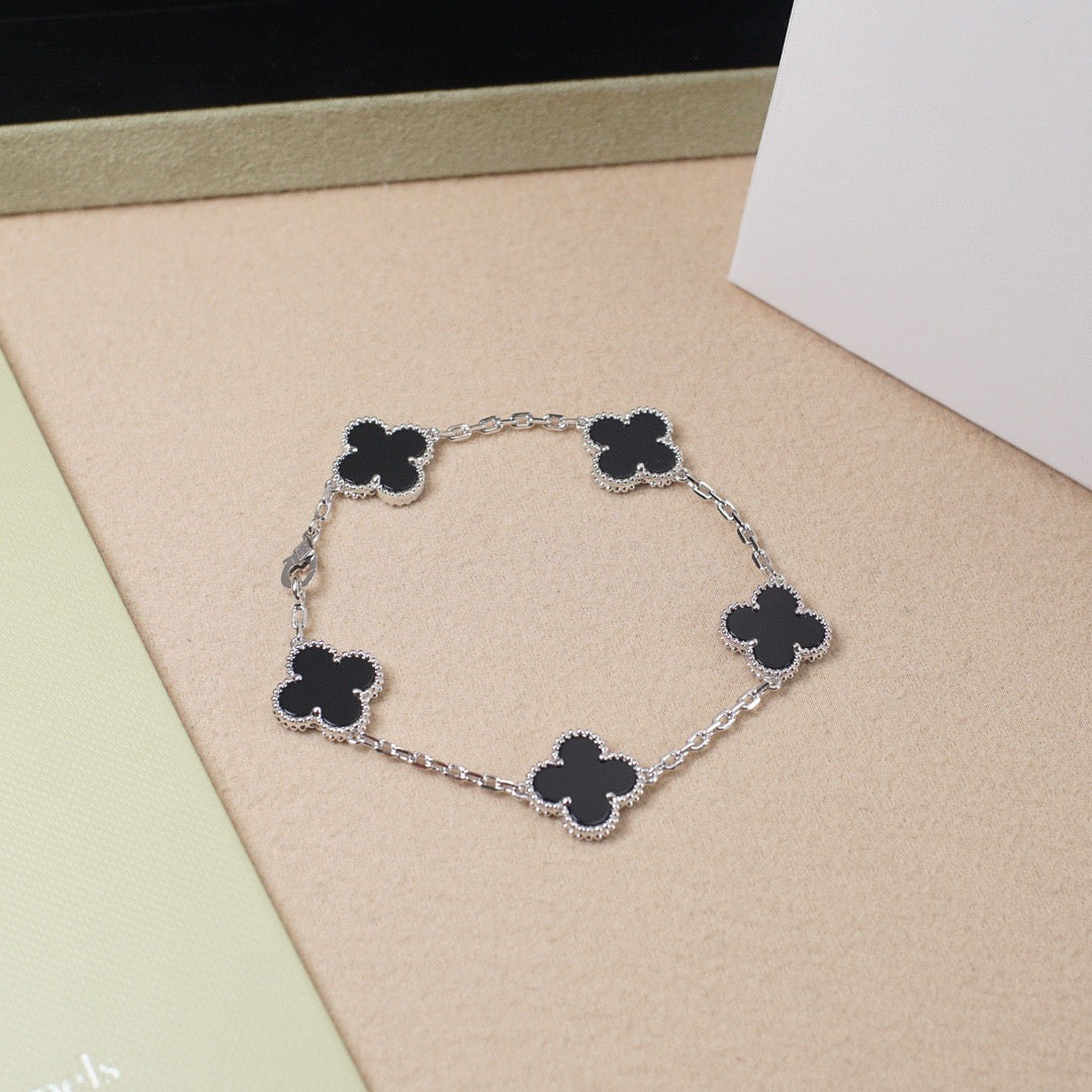[⭐Glow Muse] CLOVER 5 MOTIF ONYXS BRACELET COLLECTION