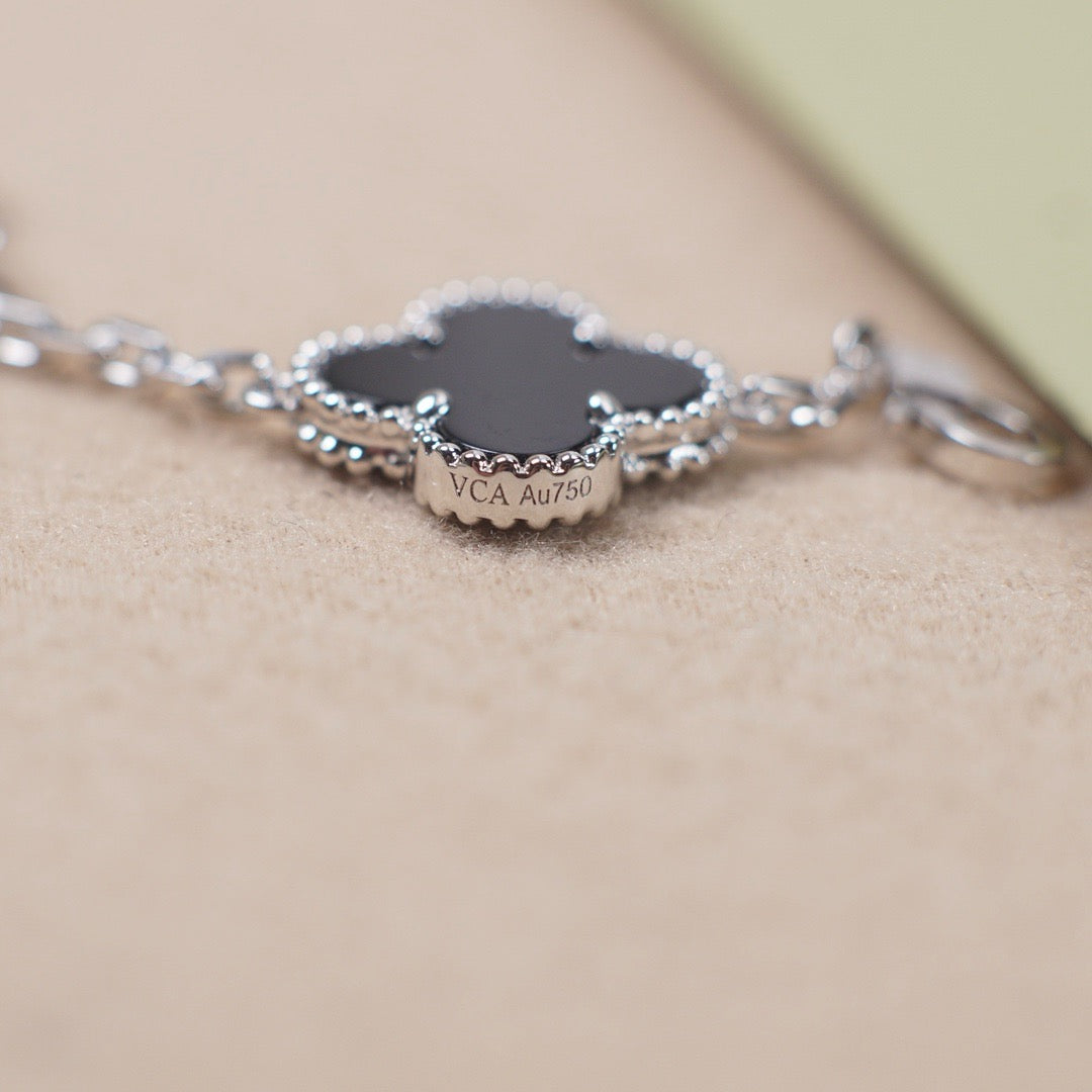 [⭐Glow Muse] CLOVER 5 MOTIF ONYXS BRACELET COLLECTION