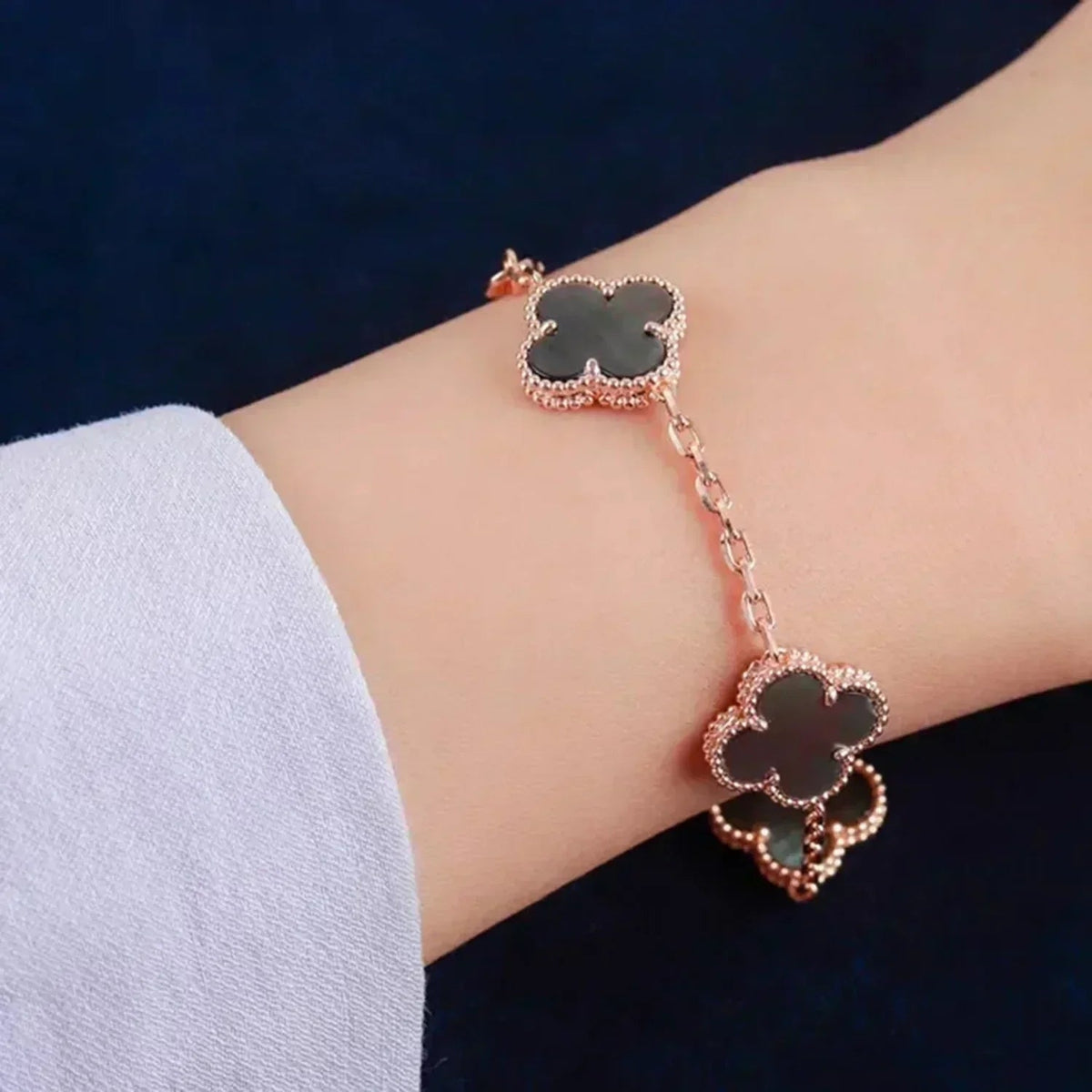 [⭐Glow Muse] CLOVER 5 MOTIF GRAY MOP BRACELET COLLECTION