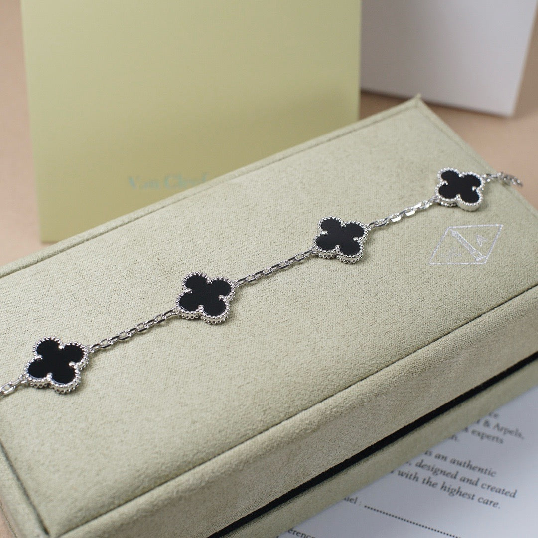 [⭐Glow Muse] CLOVER 5 MOTIF ONYXS BRACELET COLLECTION