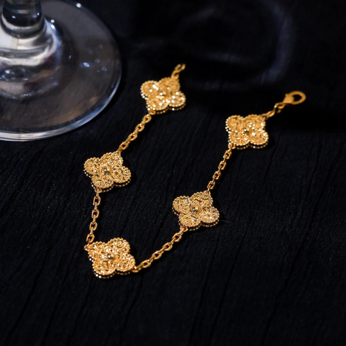 [⭐Glow Muse]CLOVER 5 MOTIFS BRONZING BRACELET