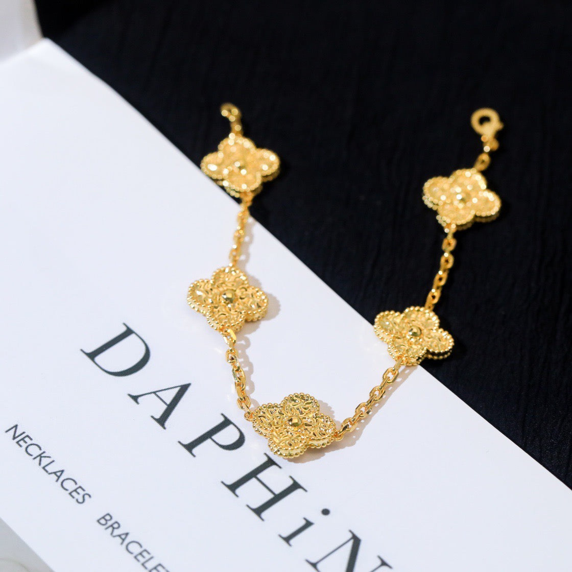 [⭐Glow Muse]CLOVER 5 MOTIFS BRONZING BRACELET