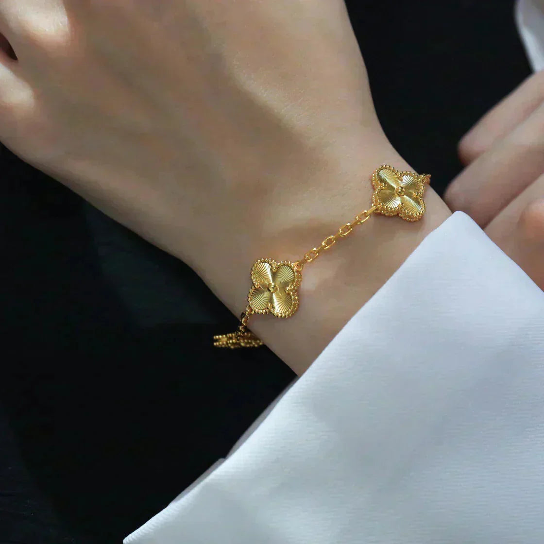 [Glow Muse] CLOVER 5 MOTIF LASER BRACELET COLLECTION