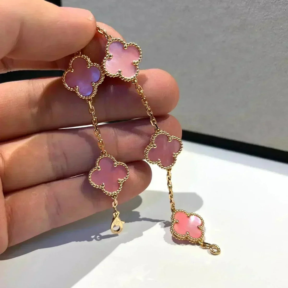 [⭐Glow Muse] CLOVER 5 MOTIFS  PINK MOP BRACELET COLLECTION