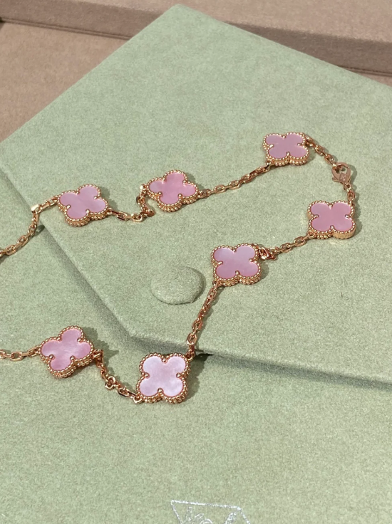 [Glow Muse Jewellery] Pink Necklace with Ten Clover Designs
