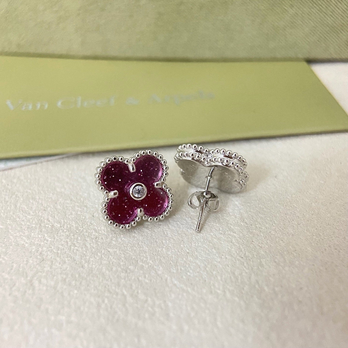 [⭐Glow Muse]2026 NEW  CLOVER 1 MOTIFPINK ENAMEL STUD EARRINGS WITH DIAMONDS