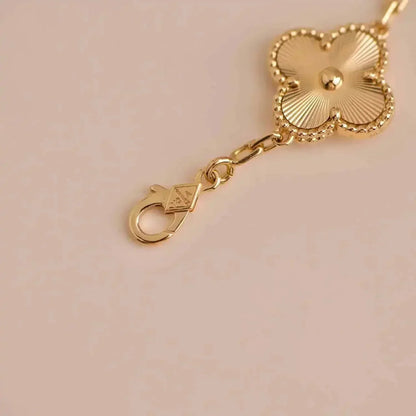 [⭐Glow Muse] CLOVER 5 MOTIF LASER BRACELET COLLECTION
