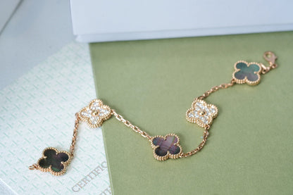 [⭐Glow Muse] CLOVER 5 MOTIF GRAY MOP BRACELET COLLECTION