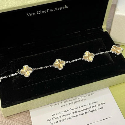 [Glow Muse] CLOVER 5 MOTIF LASER BRACELET COLLECTION