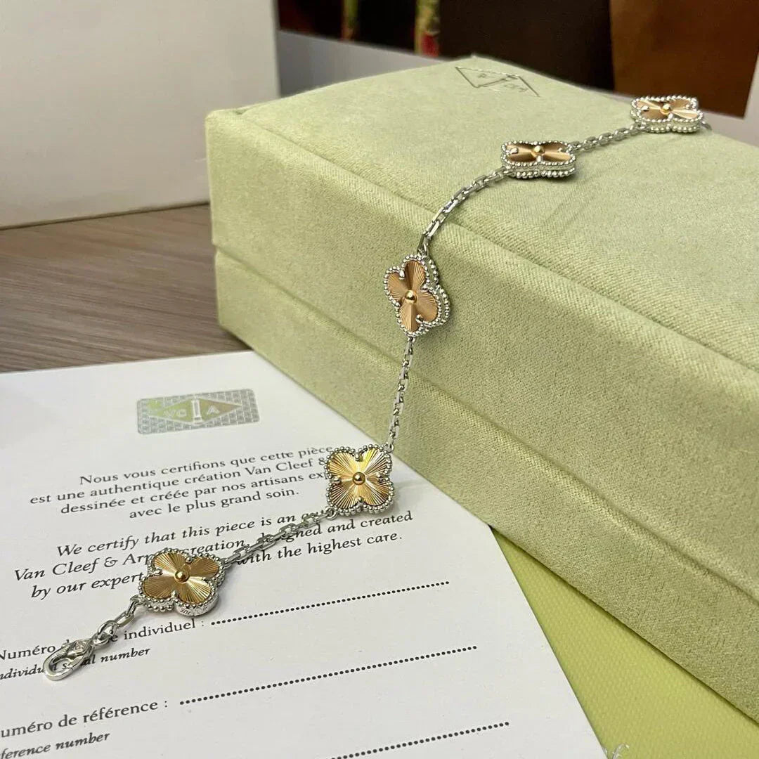 [⭐Glow Muse] CLOVER 5 MOTIF LASER BRACELET COLLECTION