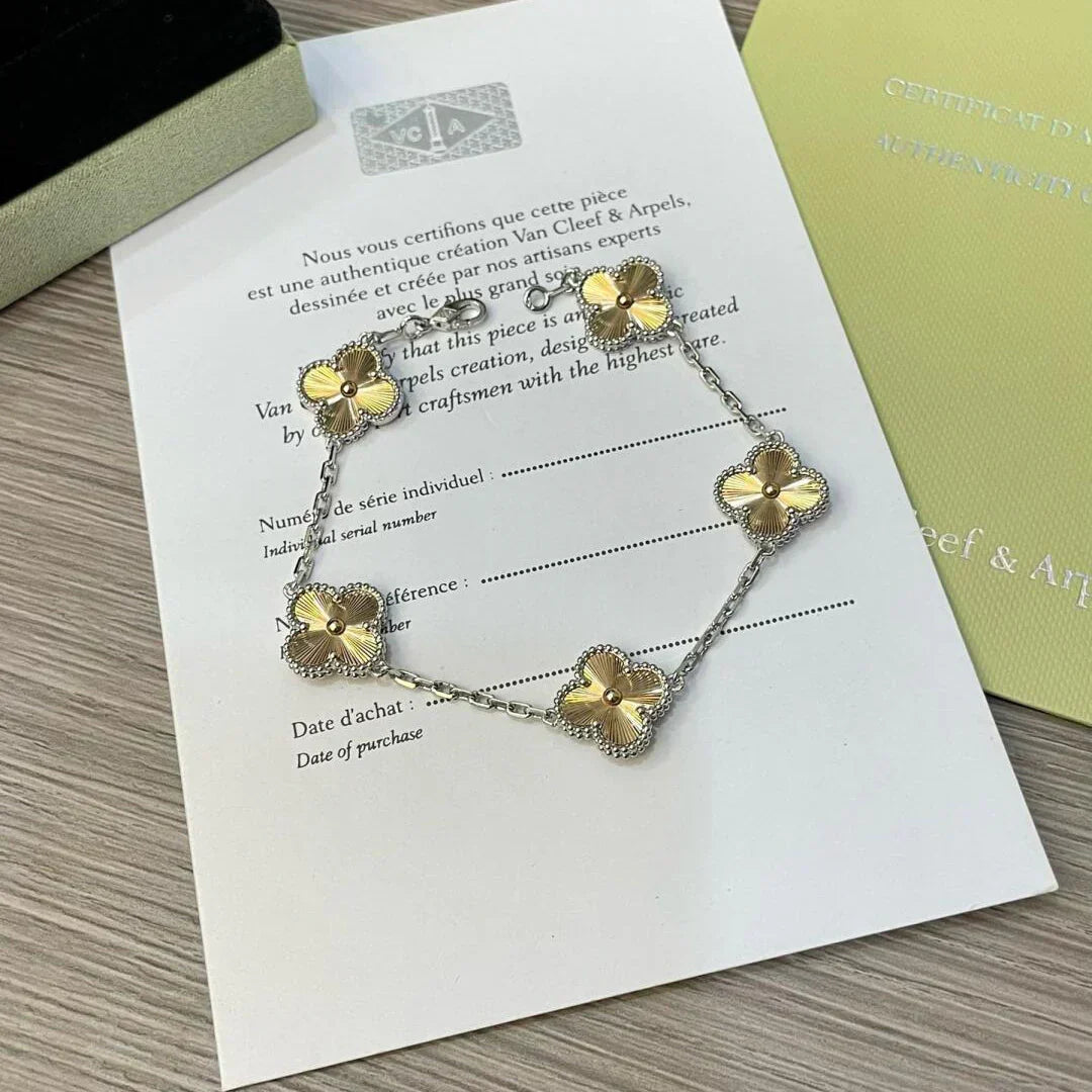 [Glow Muse] CLOVER 5 MOTIF LASER BRACELET COLLECTION